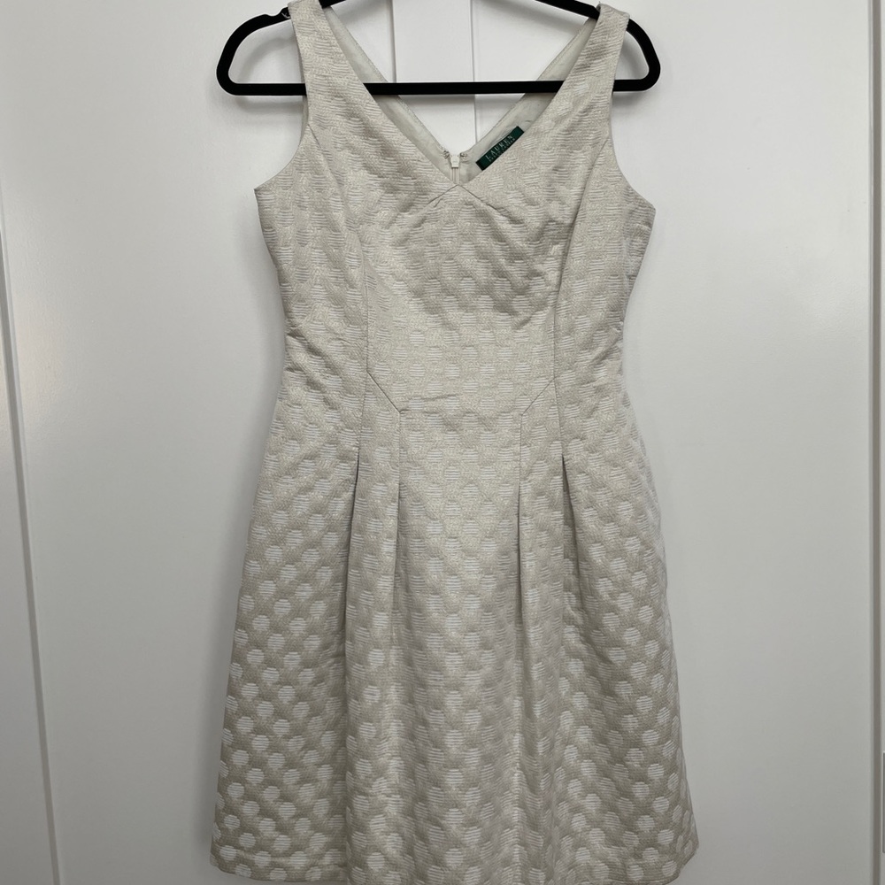 Dress - sleeveless with pockets
